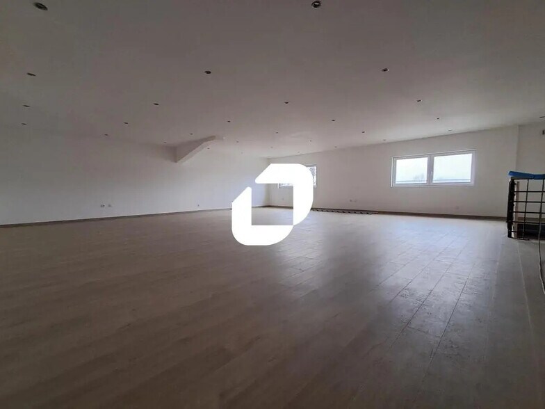 Bureau dans Fretin à louer - Photo de l’immeuble – Image 3 sur 6