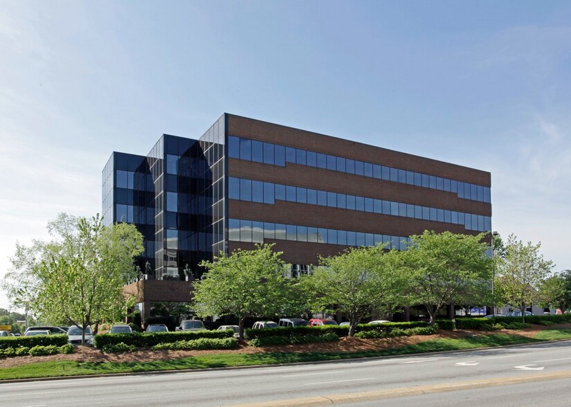 101 S Stratford Rd, Winston-Salem, NC à louer - Photo de l’immeuble – Image 2 sur 7