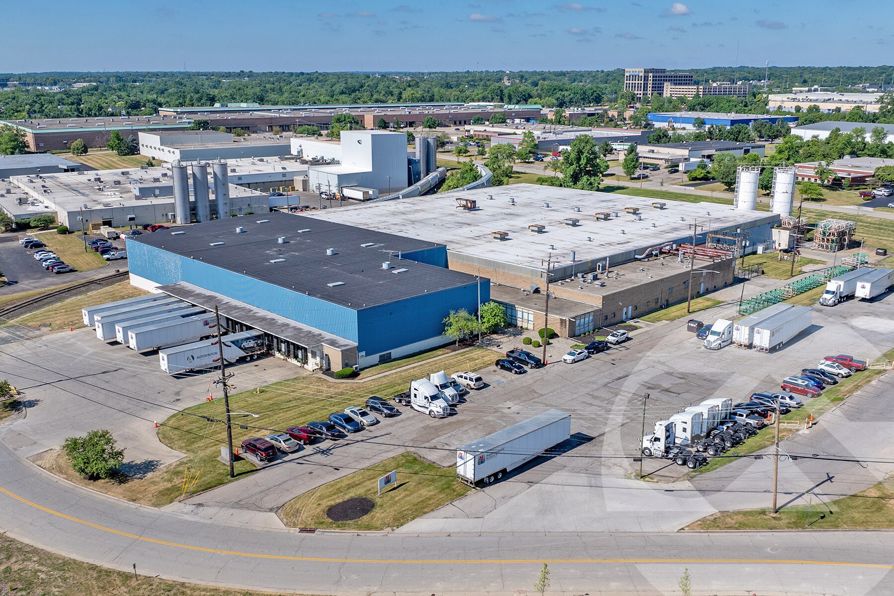 95 W Crescentville Rd, Springdale, OH à vendre Photo principale– Image 1 sur 2