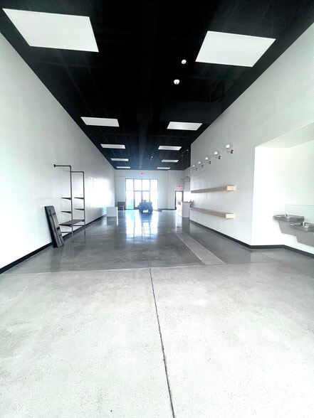 2440 S Main St, Woods Cross, UT à louer - Photo intérieure – Image 3 sur 9