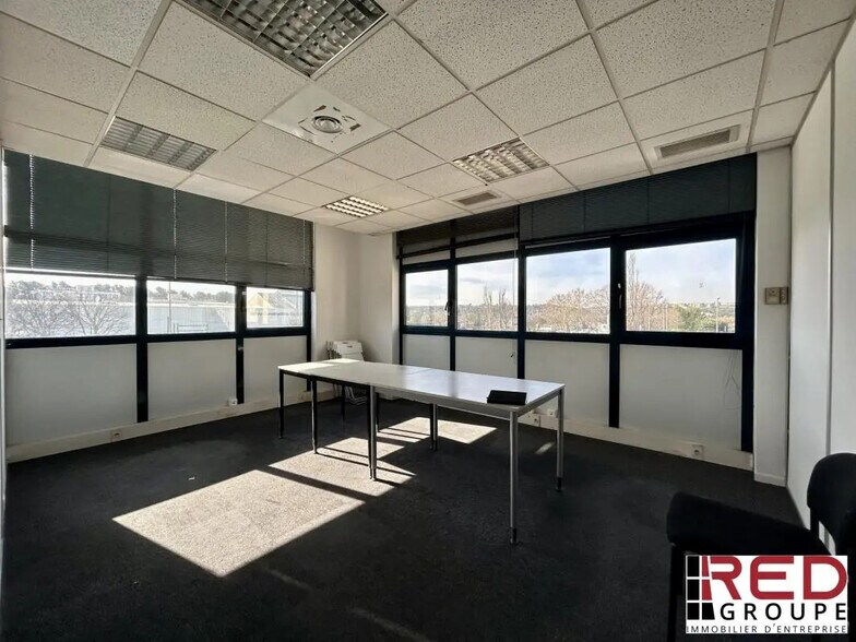 Bureau dans Aix-en-Provence à louer - Photo de l’immeuble – Image 1 sur 4