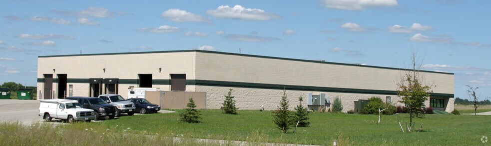 1665-1667 Independence Ave, Hartford, WI à louer - Photo de l’immeuble – Image 3 sur 5