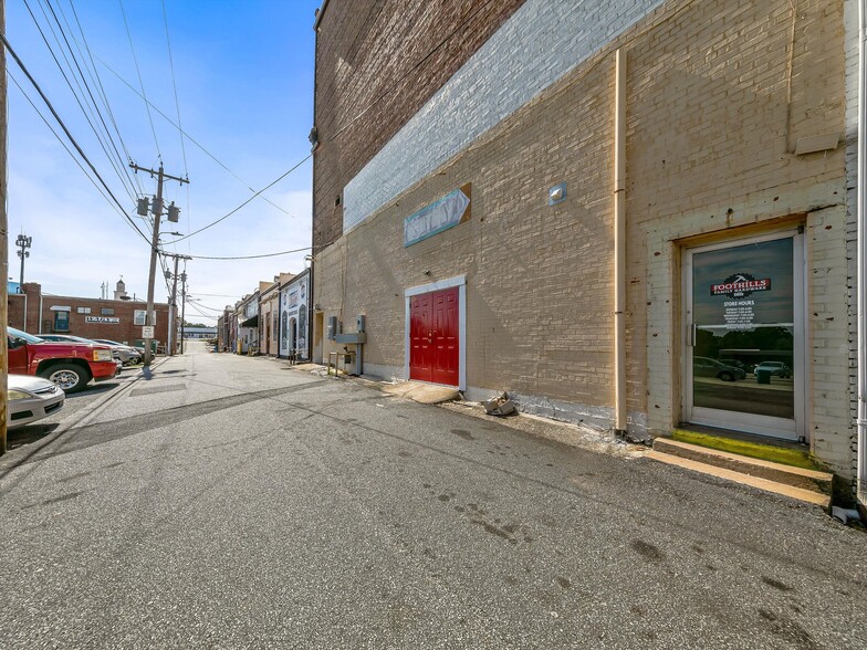 131 E Main St, Forest City, NC à vendre - Photo de l’immeuble – Image 3 sur 14