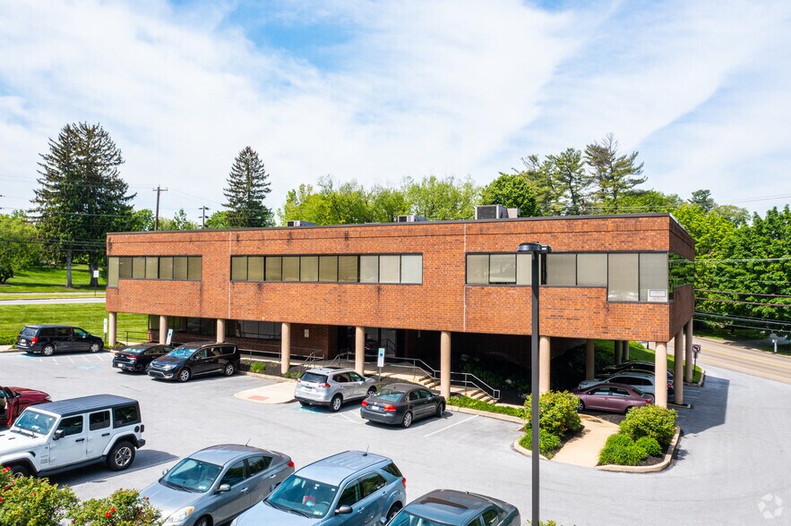 3475 West Chester Pike, Newtown Square, PA à louer - Photo de l’immeuble – Image 2 sur 14