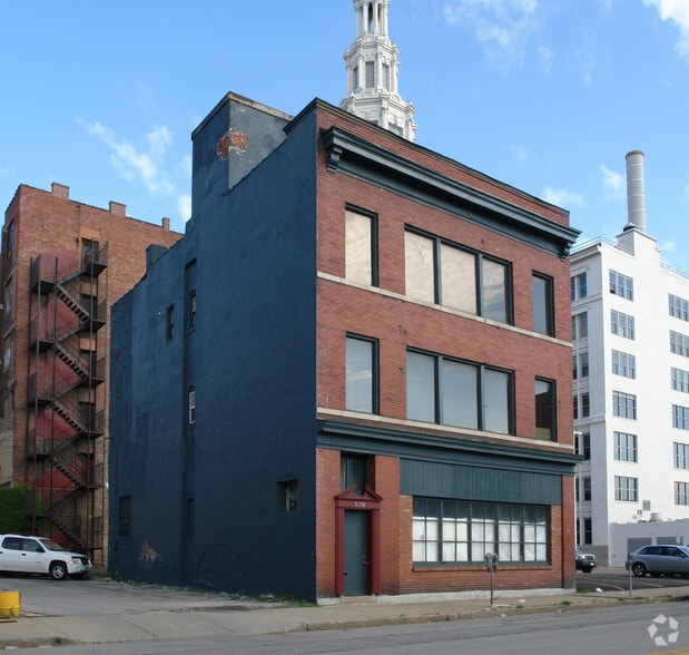 348 Ellicott St, Buffalo, NY à vendre - Photo principale – Image 1 sur 2