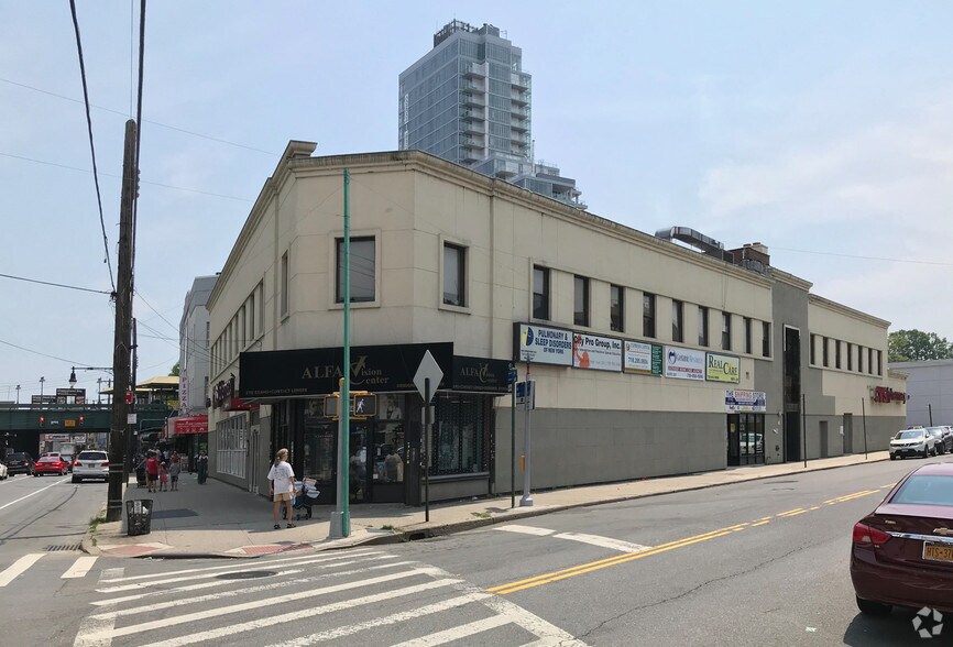 1402 Sheepshead Bay Rd, Brooklyn, NY à louer - Photo principale – Image 1 sur 6
