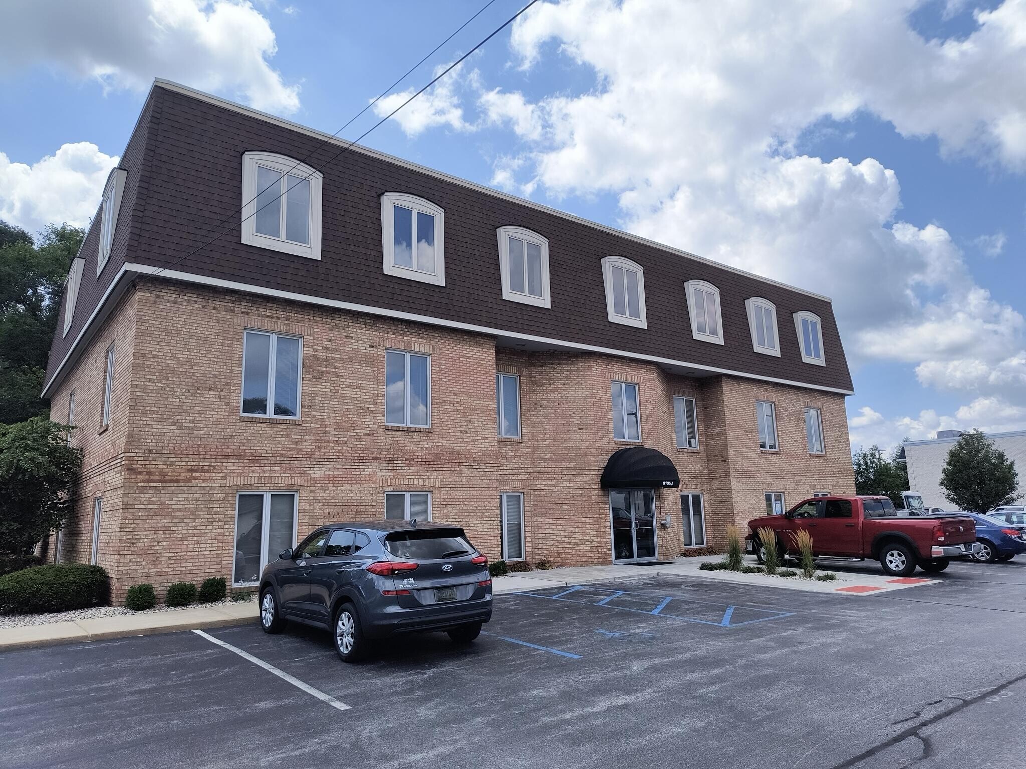 9105A Indianapolis Blvd, Highland, IN à louer Photo de l’immeuble– Image 1 sur 14