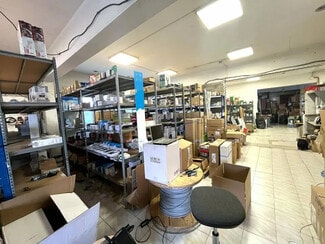 Plus de détails pour Local commercial à vendre