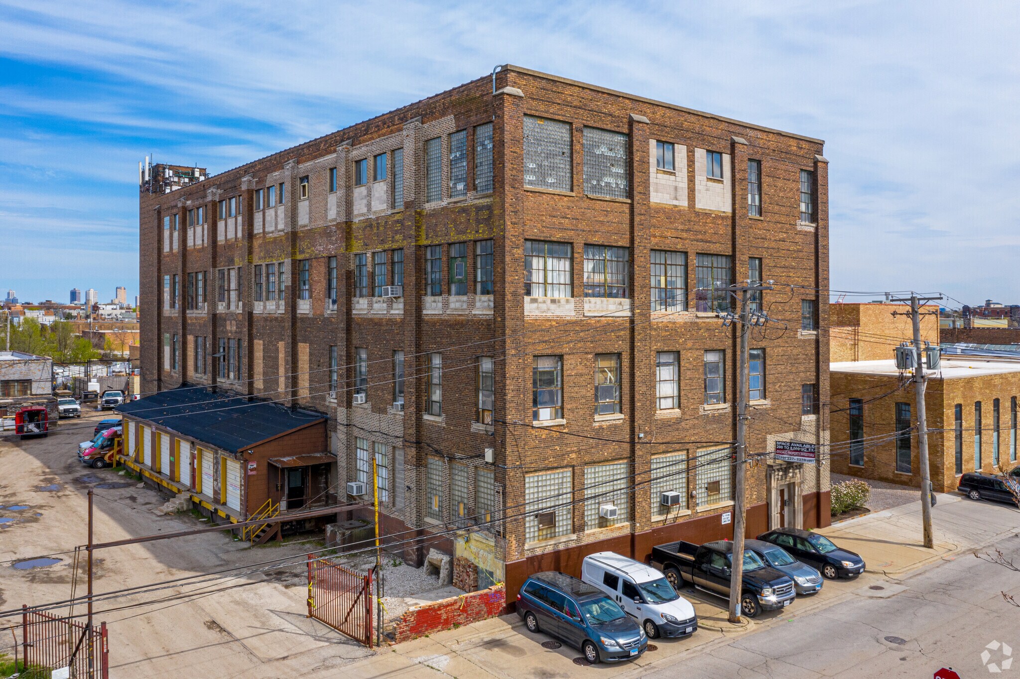 3065 N Rockwell St, Chicago, IL à vendre Photo de l’immeuble– Image 1 sur 33