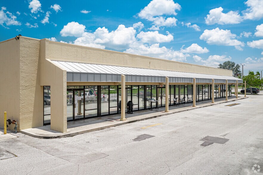 2818 S US Highway 1, Fort Pierce, FL à louer - Photo de l’immeuble – Image 2 sur 4