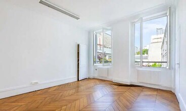 11 Rue Du Faubourg Poissonnière, Paris à louer Photo intérieure– Image 1 sur 6