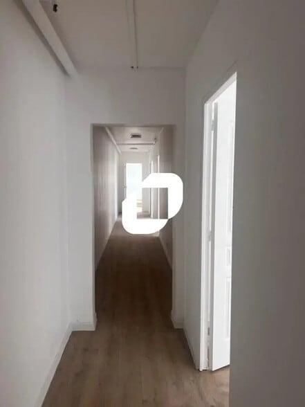 Local d’activités dans Meaux à louer - Photo de l’immeuble – Image 1 sur 3