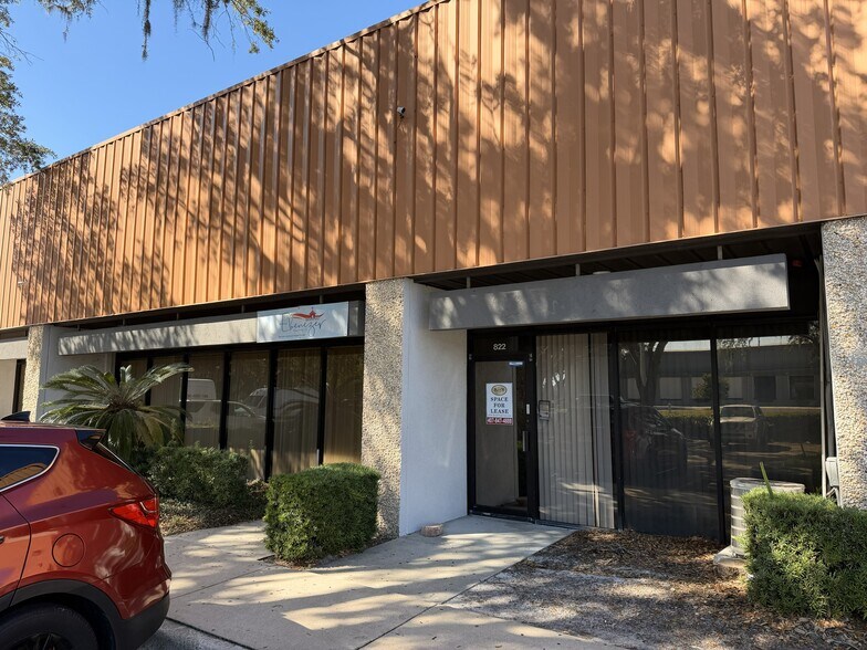 800-816 N Hoagland Blvd, Kissimmee, FL à vendre - Photo de l’immeuble – Image 2 sur 5