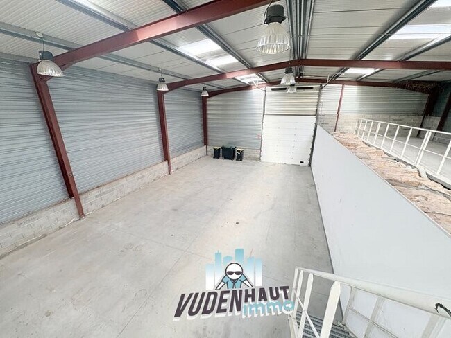 Plus de détails pour Local d’activités à vendre