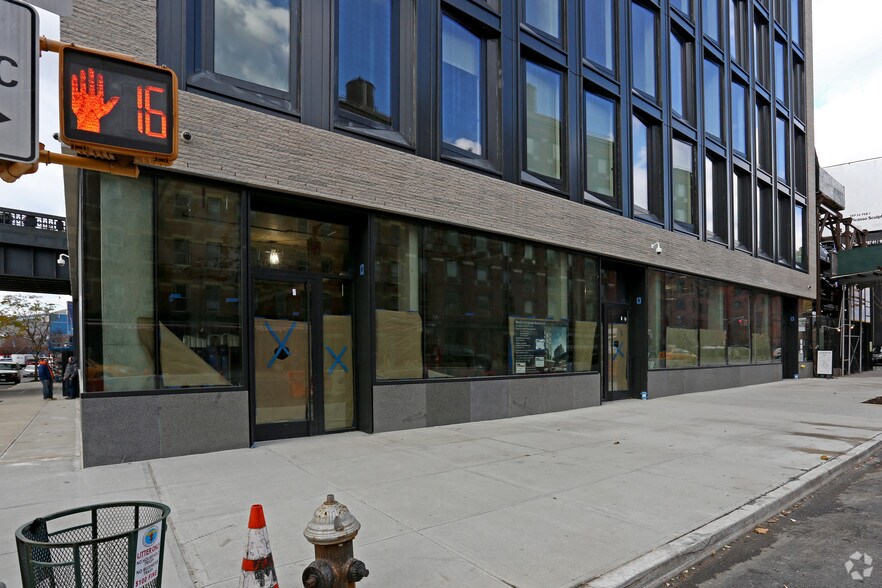 155 10th Ave, New York, NY à louer - Photo de l’immeuble – Image 2 sur 9