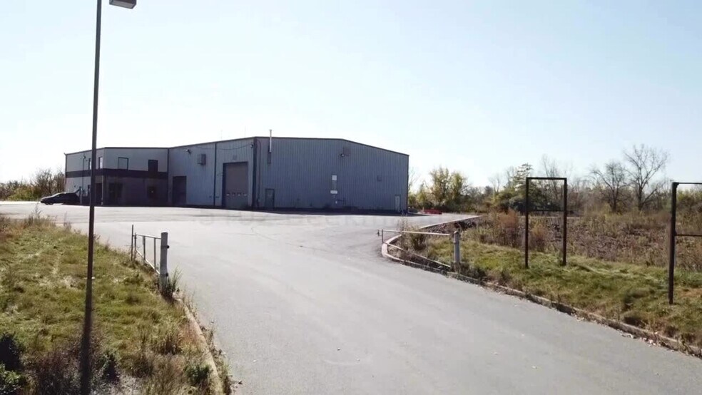 5102 Beekmantown Dr, Whitehall, PA à louer - Vidéo sur l’annonce professionnelle – Image 2 sur 15