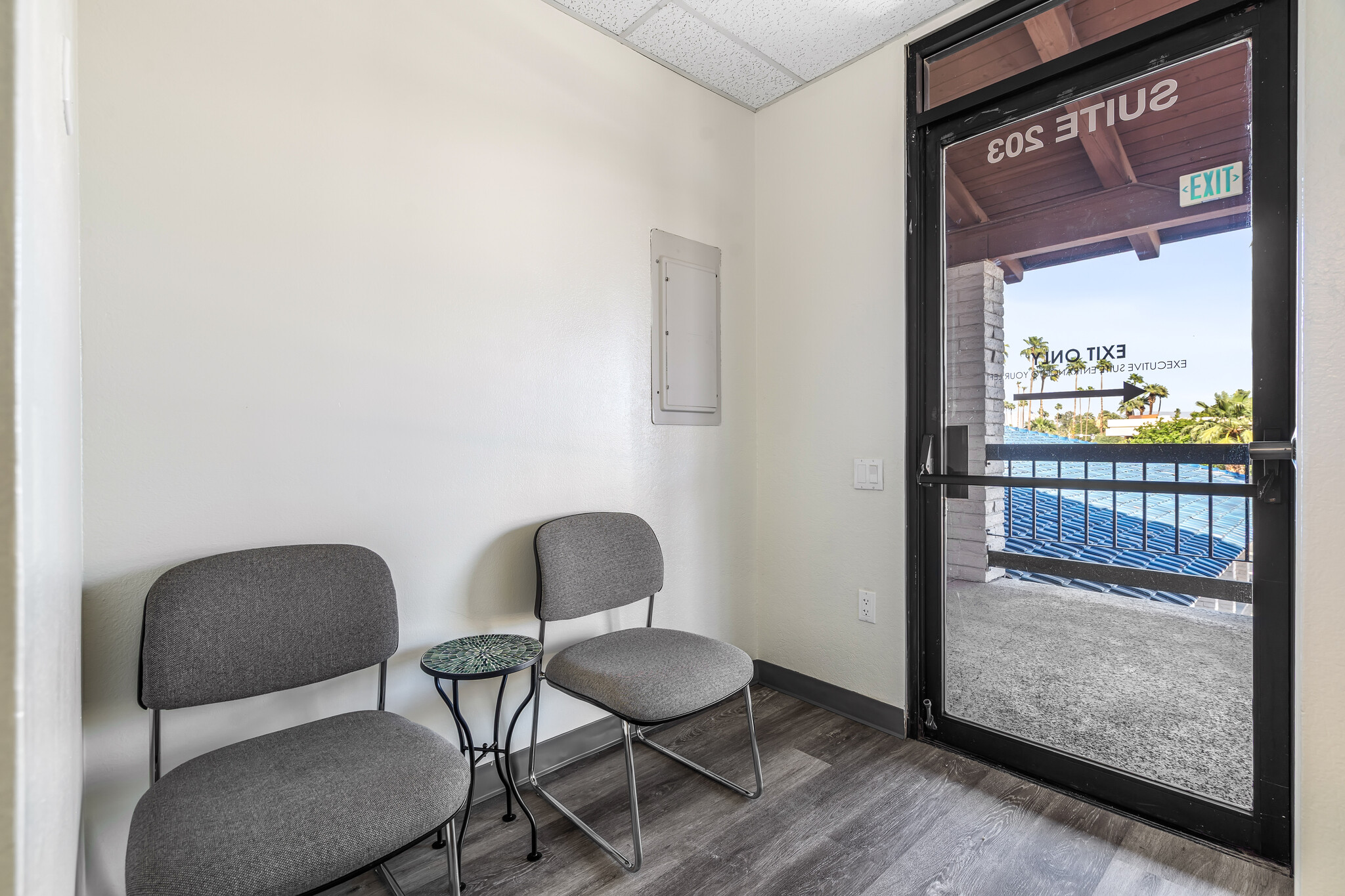 2825 E Tahquitz Canyon Way, Palm Springs, CA à louer Photo intérieure– Image 1 sur 3