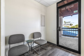 2825 E Tahquitz Canyon Way, Palm Springs, CA à louer Photo intérieure– Image 1 sur 3