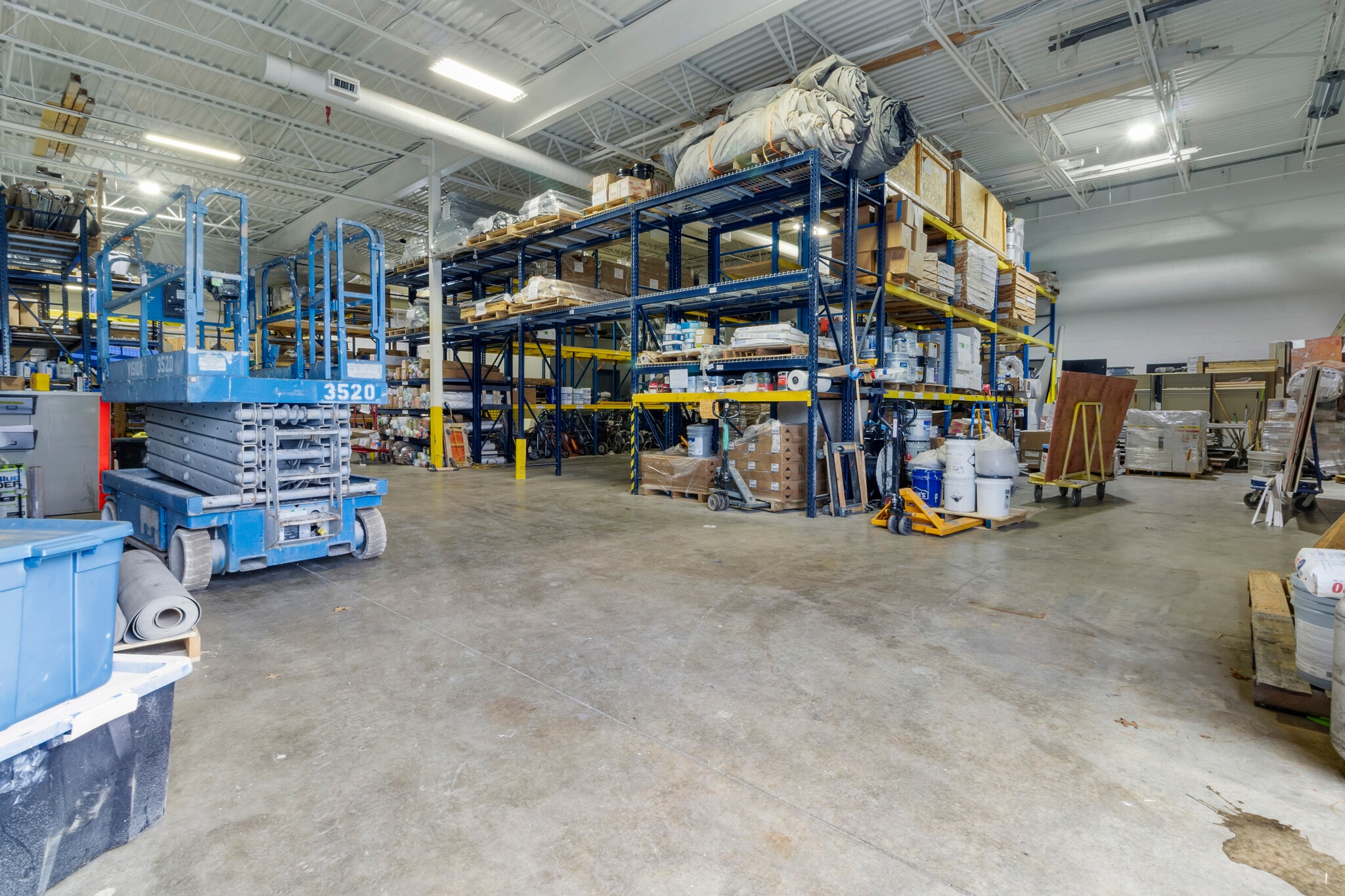 8035 Craig St, Indianapolis, IN à louer Photo intérieure– Image 1 sur 8