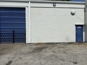 15900-15998 NW 48th Ave, Miami Gardens, FL à louer Photo de l’immeuble– Image 1 sur 9