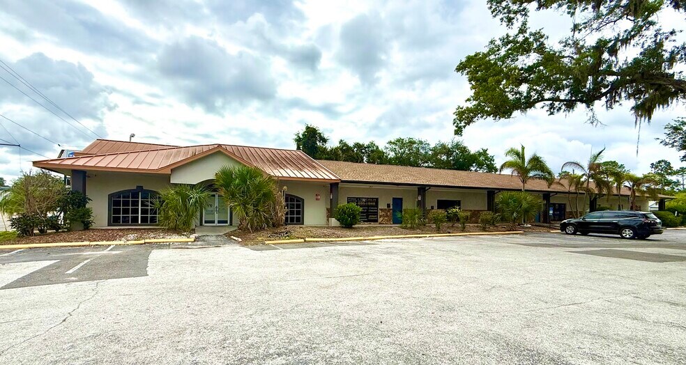 4211 E Busch Blvd, Tampa, FL à vendre - Photo de l’immeuble – Image 2 sur 6