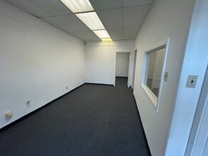 4800 W 34th St, Houston, TX à louer Photo intérieure– Image 2 sur 5