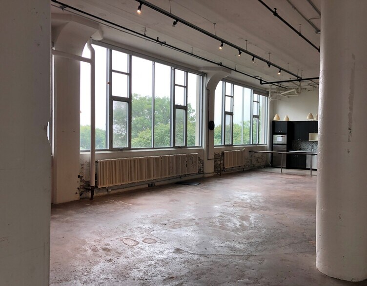235 Carlaw Ave, Toronto, ON à louer - Photo intérieure – Image 3 sur 11