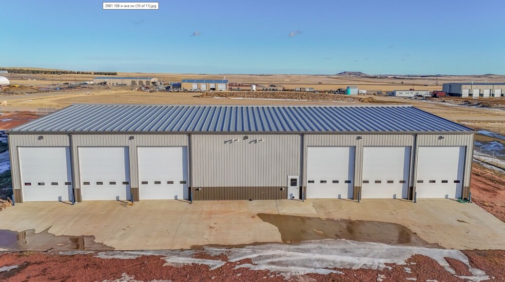 2981 109th Ave SW, Dickinson, ND à louer - Photo de l’immeuble – Image 2 sur 28