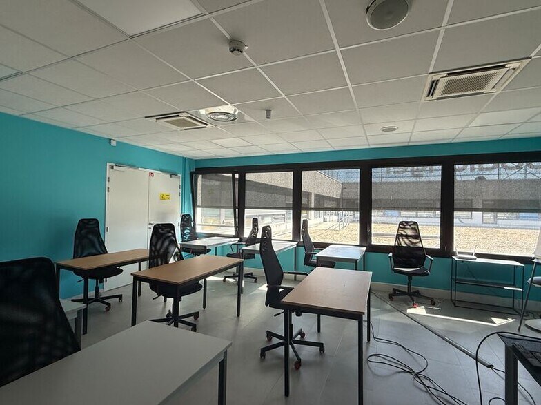 Bureau dans Bordeaux à louer - Photo de l’immeuble – Image 3 sur 10