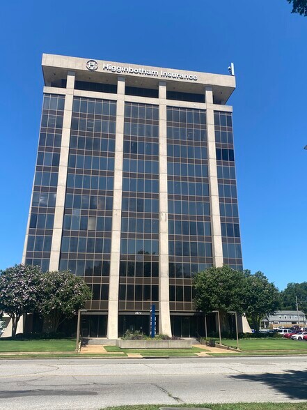 2670 Union Avenue Ext, Memphis, TN à louer - Photo de l’immeuble – Image 1 sur 6