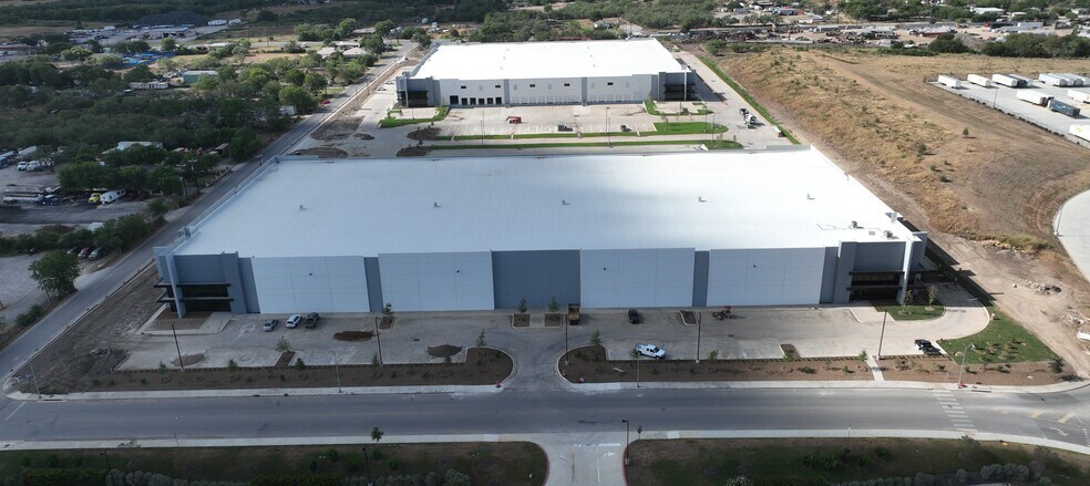 125 Kiefer Rd, San Antonio, TX à louer - Photo de l’immeuble – Image 2 sur 3