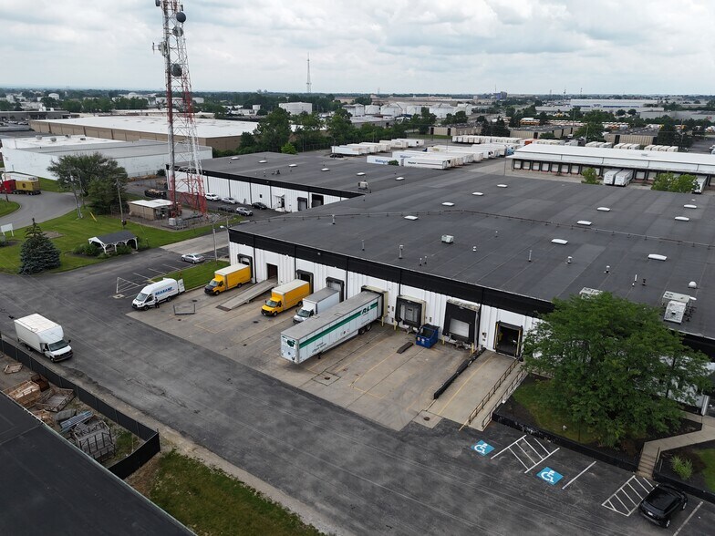 4051 Fondorf Dr, Columbus, OH à louer - Photo de l’immeuble – Image 3 sur 10