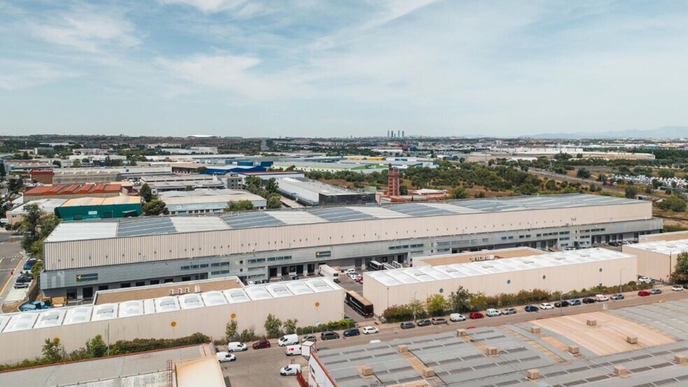 Industriel/Logistique dans Coslada, Madrid à louer - Photo de l’immeuble – Image 2 sur 4