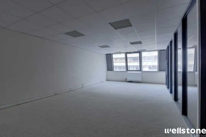 32 Rue De Paradis, Paris à vendre - Photo de l’immeuble – Image 3 sur 7