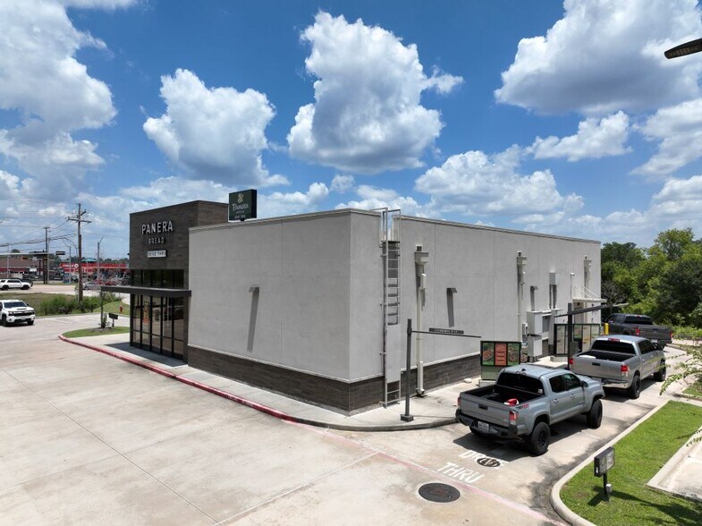 15607 Highway 105 W, Montgomery, TX à louer - Photo de l’immeuble – Image 2 sur 8