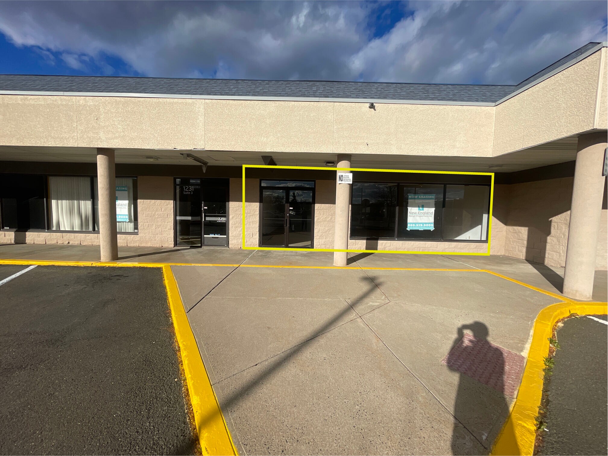 1231 E Main St, Meriden, CT à louer Photo de l’immeuble– Image 1 sur 4