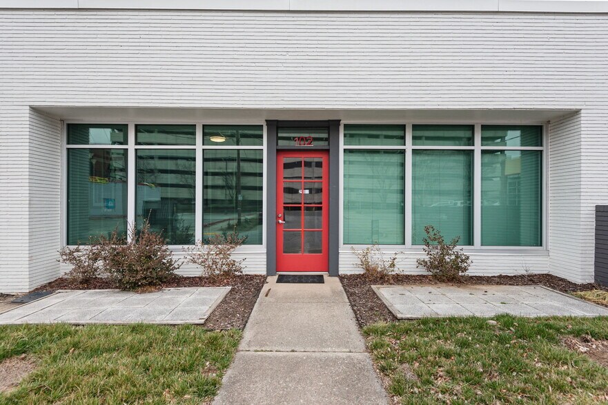 102 Paisley St, Greensboro, NC à louer - Photo de l’immeuble – Image 2 sur 24
