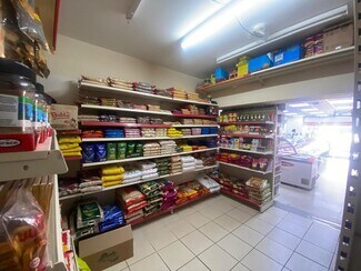 Plus de détails pour 62-82 Ripple Rd, Barking - Local commercial à vendre