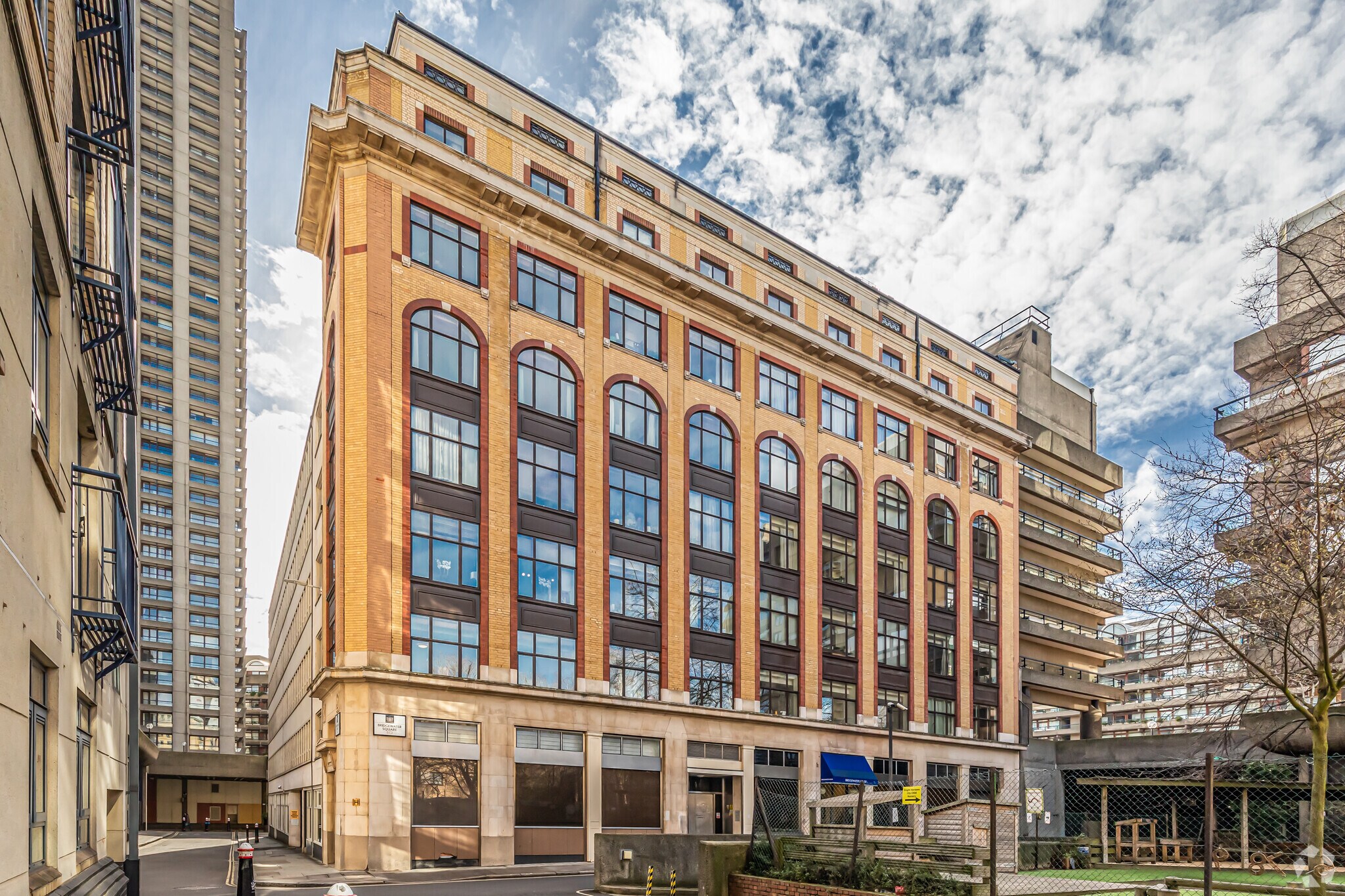 6 Bridgewater Sq, Londres à vendre Photo principale– Image 1 sur 37