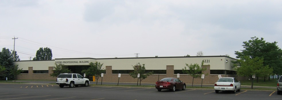 6221 State Route 31, Cicero, NY à louer - Photo de l’immeuble – Image 1 sur 1