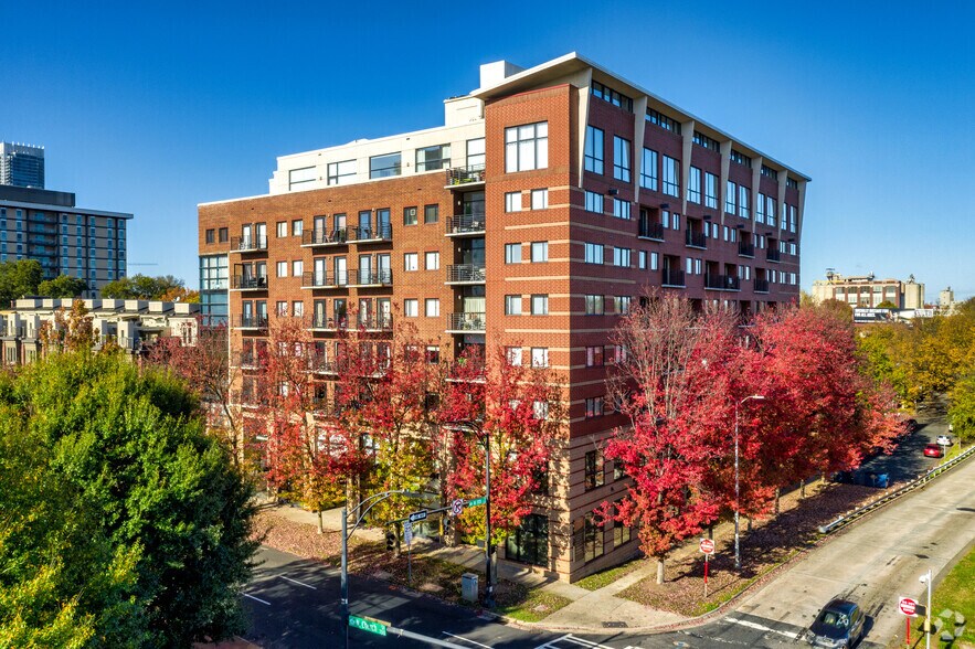 715 N Church St, Charlotte, NC à vendre - Photo principale – Image 1 sur 48