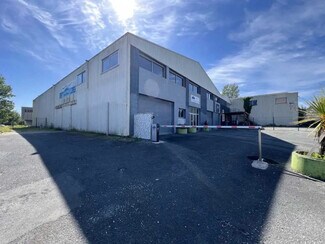 Plus de détails pour 296 Avenue Pasteur, Le Haillan - Bureau, Local d'activités à louer