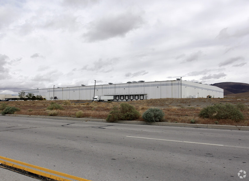 2200 E Newlands Dr, Fernley, NV à louer - Photo de l’immeuble – Image 3 sur 5