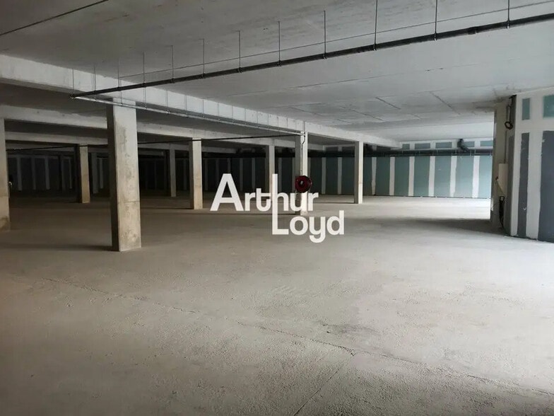 Local commercial dans Cagnes-sur-Mer à louer - Photo de l’immeuble – Image 3 sur 9