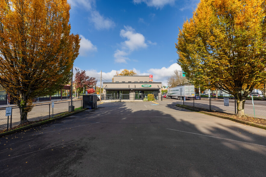 3902 NE Sandy Blvd, Portland, OR à louer - Photo de l’immeuble – Image 3 sur 18