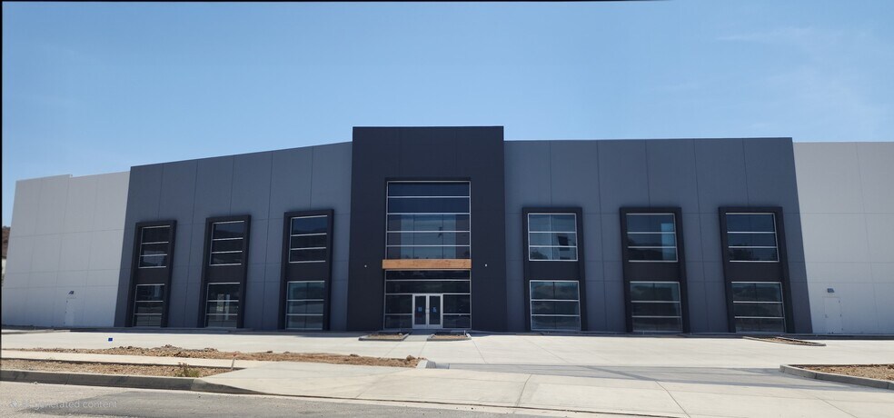 29124 Ave Penn, Valencia, CA à louer - Photo de l’immeuble – Image 2 sur 3
