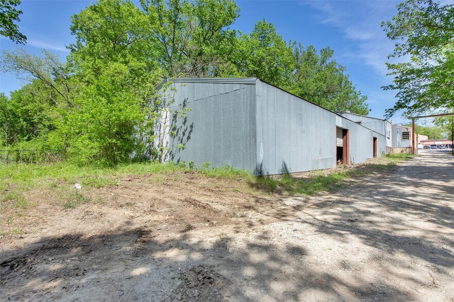 5626 Texoma Pky, Sherman, TX à louer - Photo de l’immeuble – Image 3 sur 13