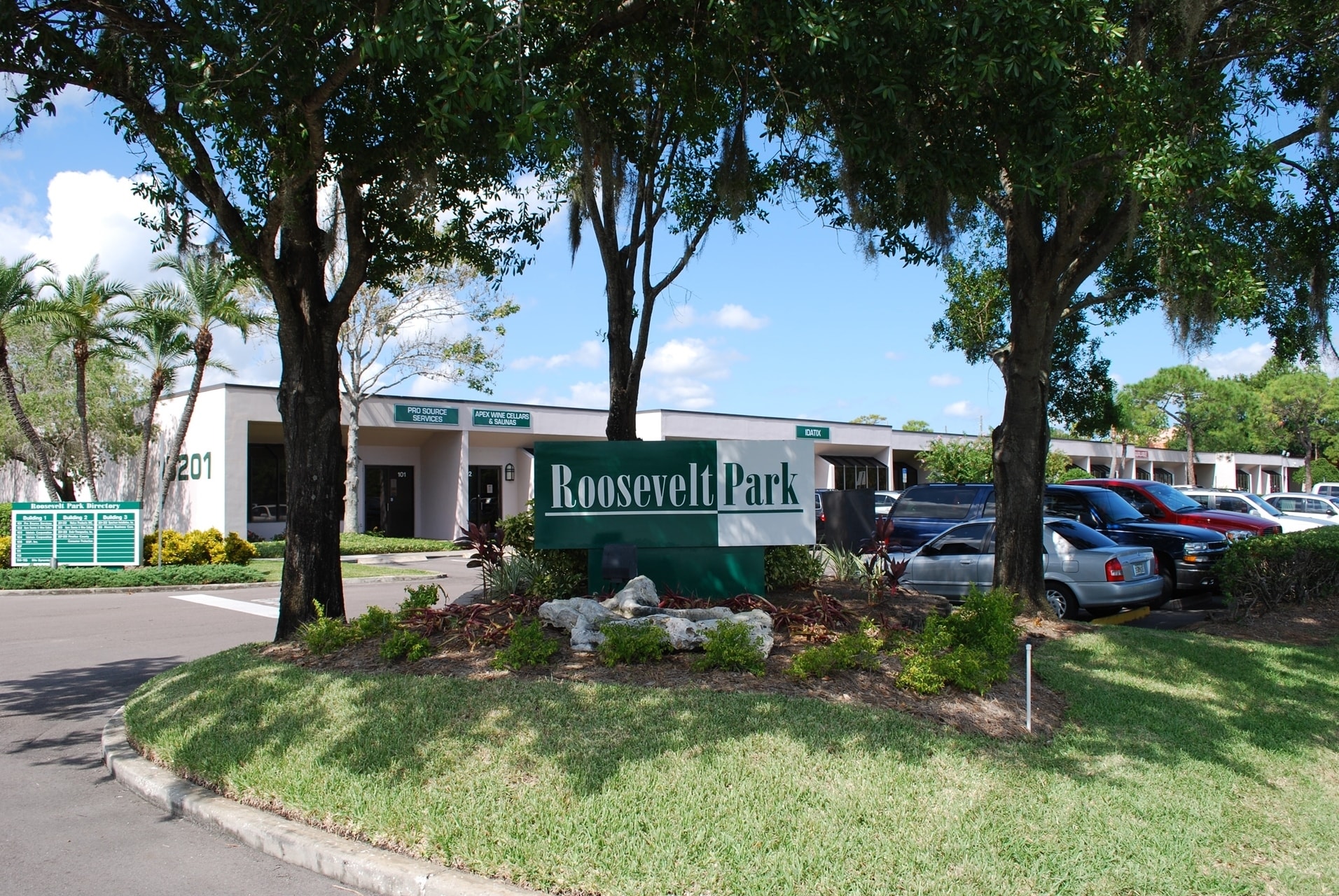 15201 Roosevelt Blvd, Clearwater, FL à louer Photo principale– Image 1 sur 16