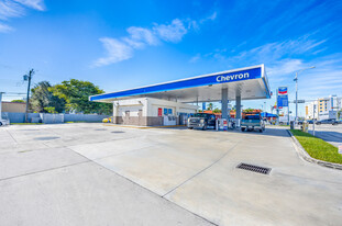 CHEVRON STATION + REAL ESTATE FOR SALE - Immobilier d'entreprise