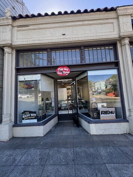 5239 College Ave, Oakland, CA à vendre - Photo de l’immeuble – Image 2 sur 8